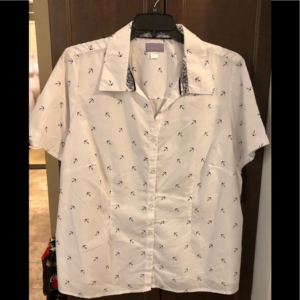 SOLD NWT - Plus Size Women’s button down shirt